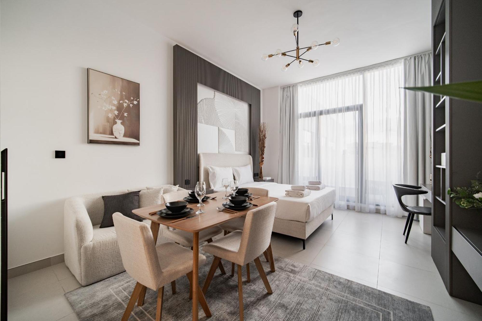 Apartment Sunny Studio, Pool, Views, Near Metro Dubai