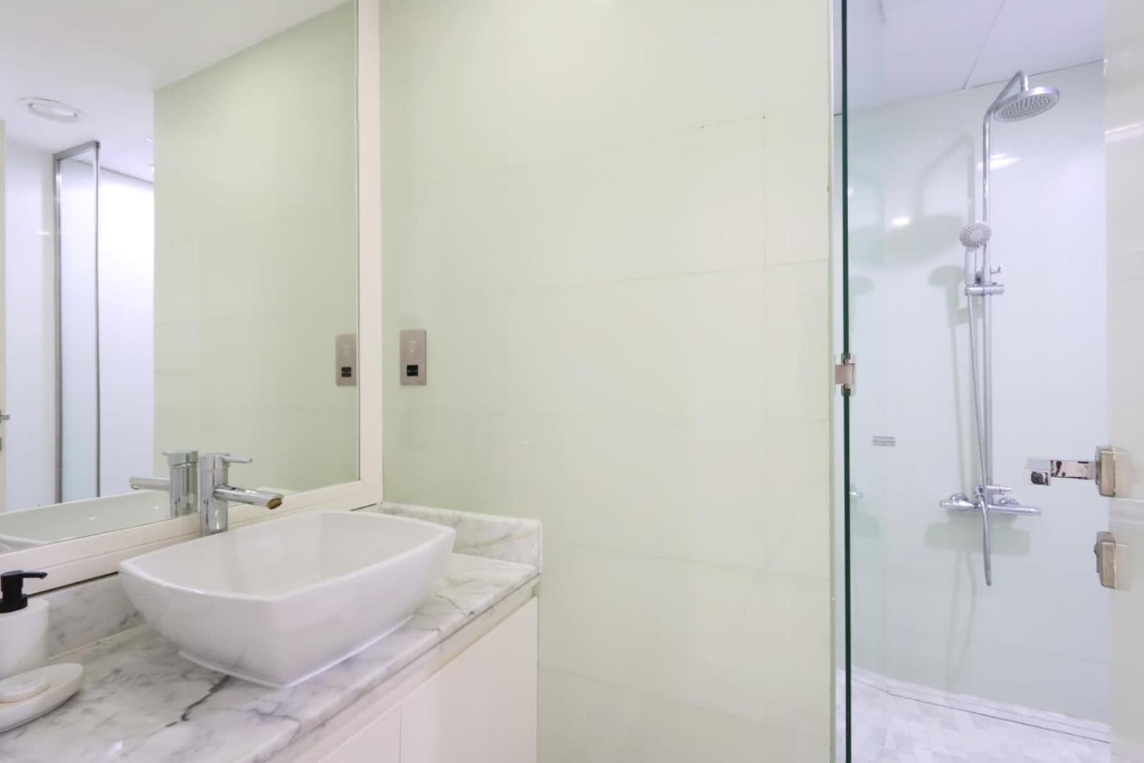 Livbnb- 3br With Marina Views In Manchester Tower Dubai