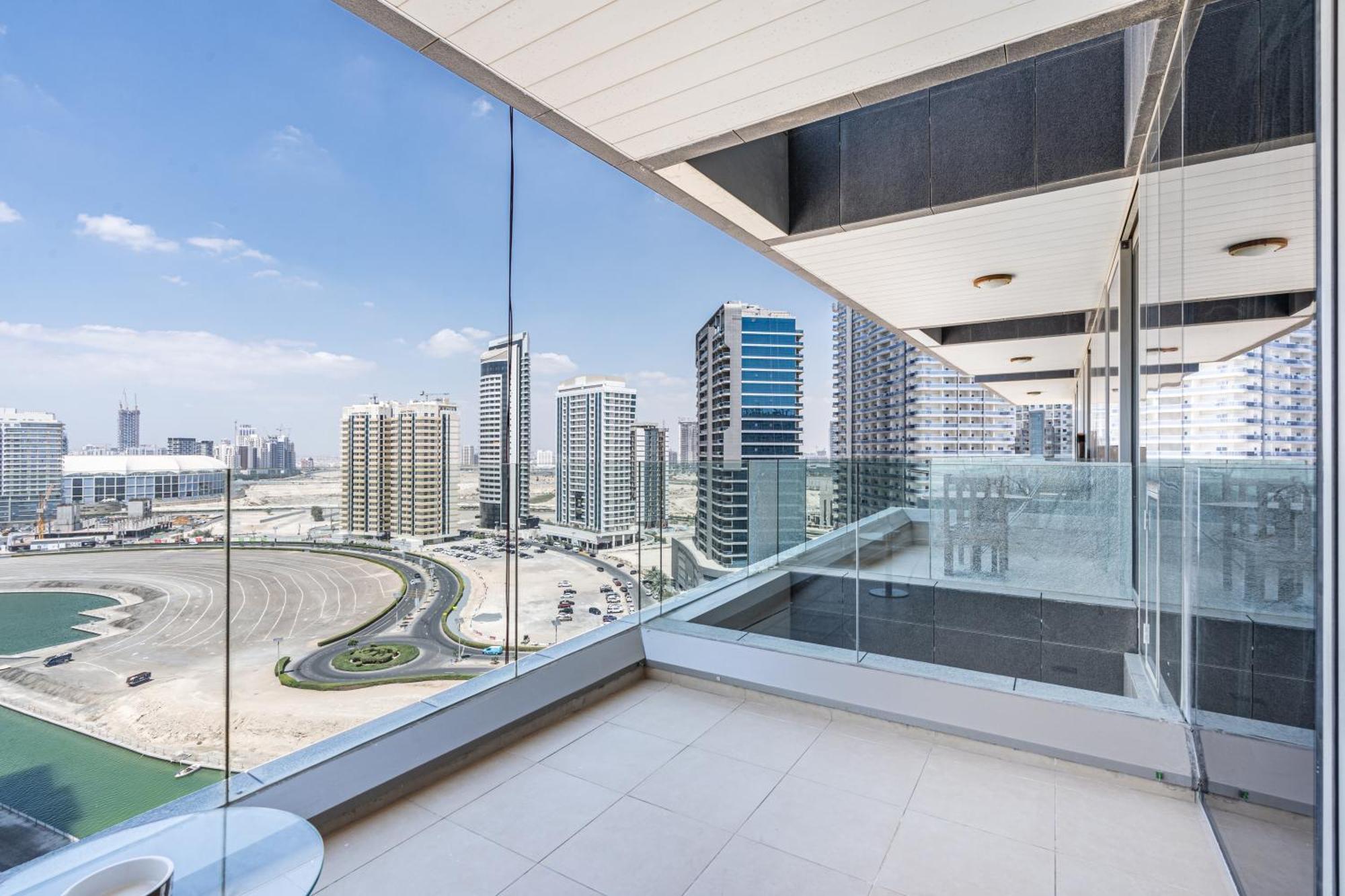 Apartment Premium & Cozy In The Heart Of Sports Dubai