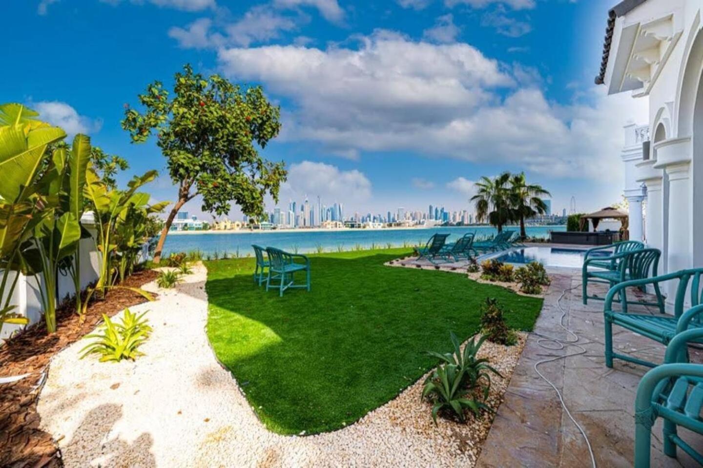 Villa Contemporary Spanish Style Beachfront In Palm Jumeirah