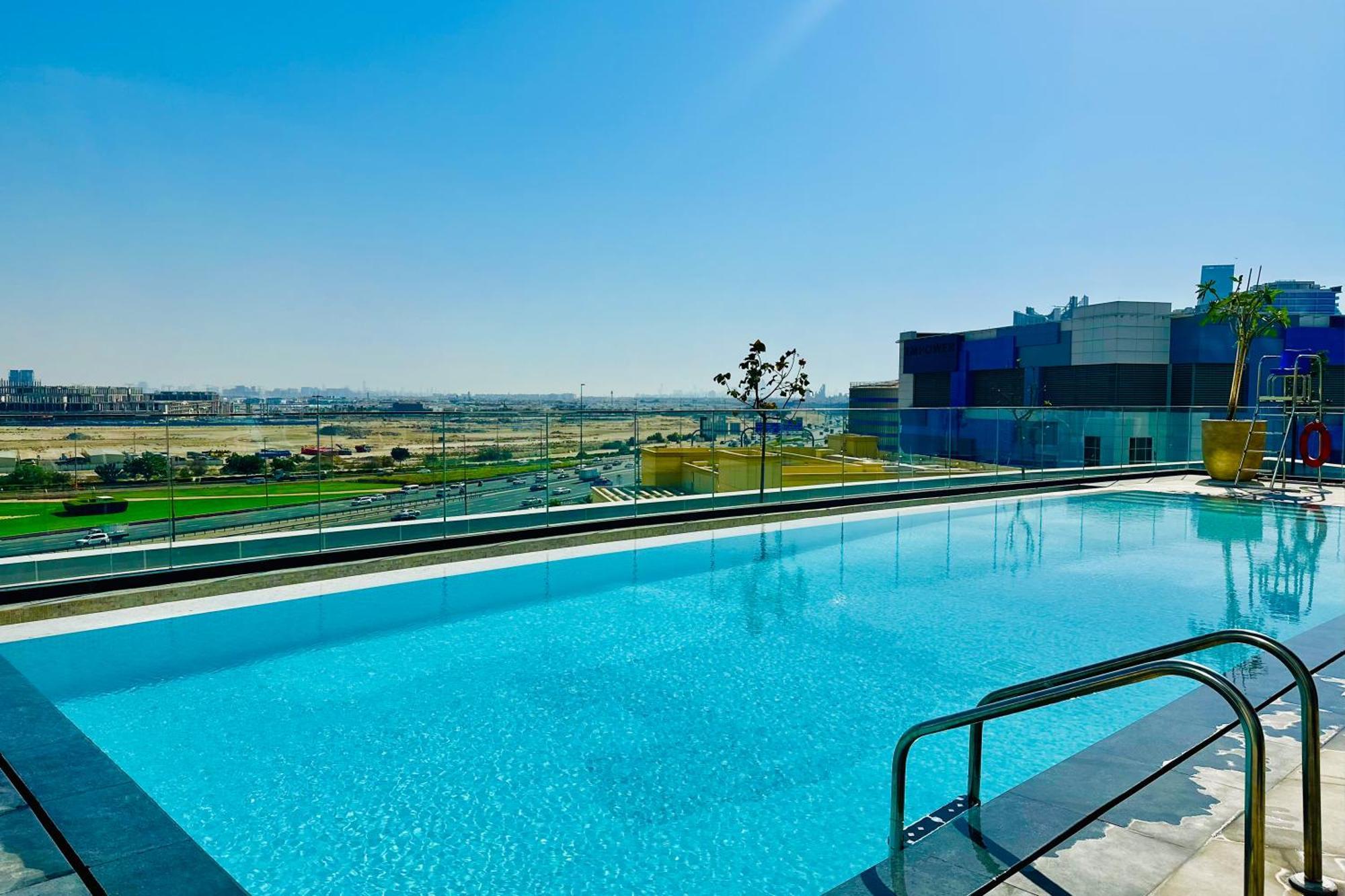 Vserve High Floor Bliss In Dubai's Iconic Skyline *