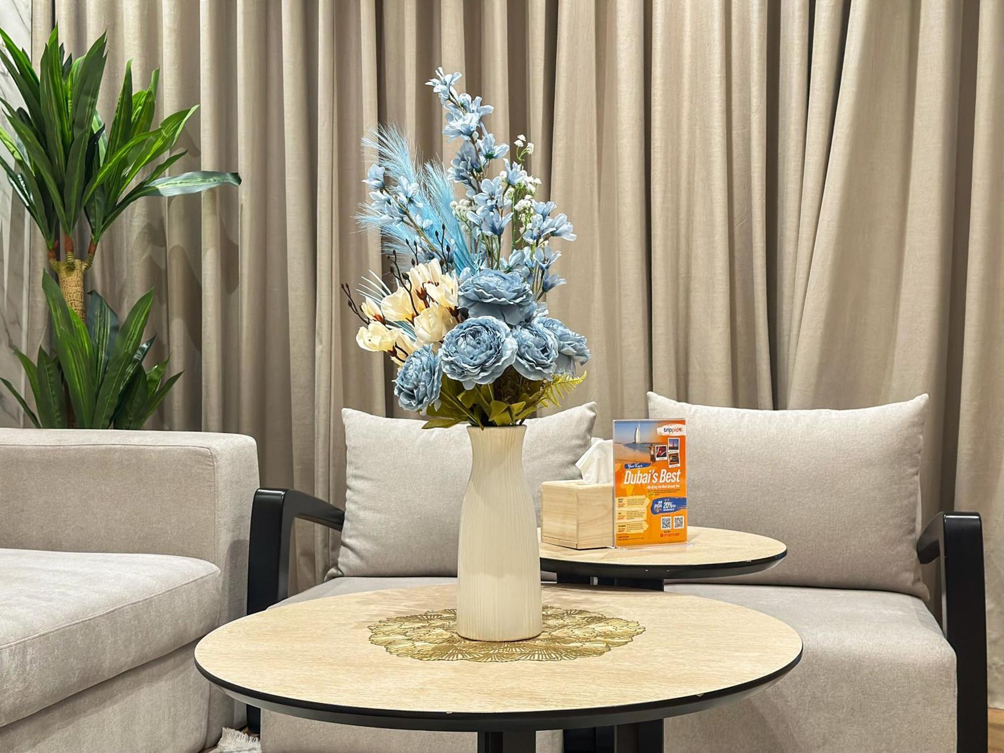 Vserve High Floor Bliss In Dubai's Iconic Skyline Apartment *