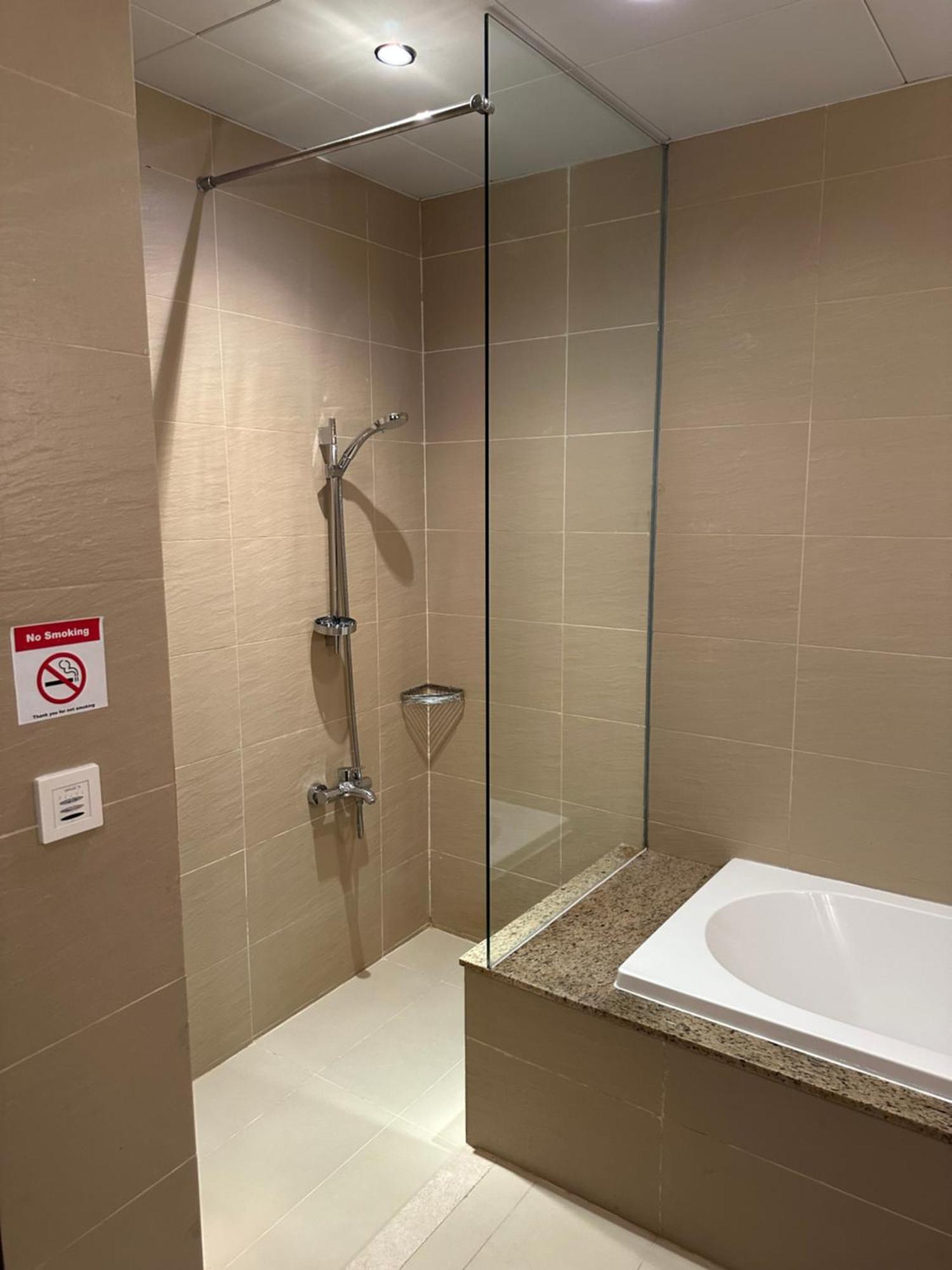 Apartment Palm Jumeirah Tiara Ruby 1king And 2 Sofa Beds *