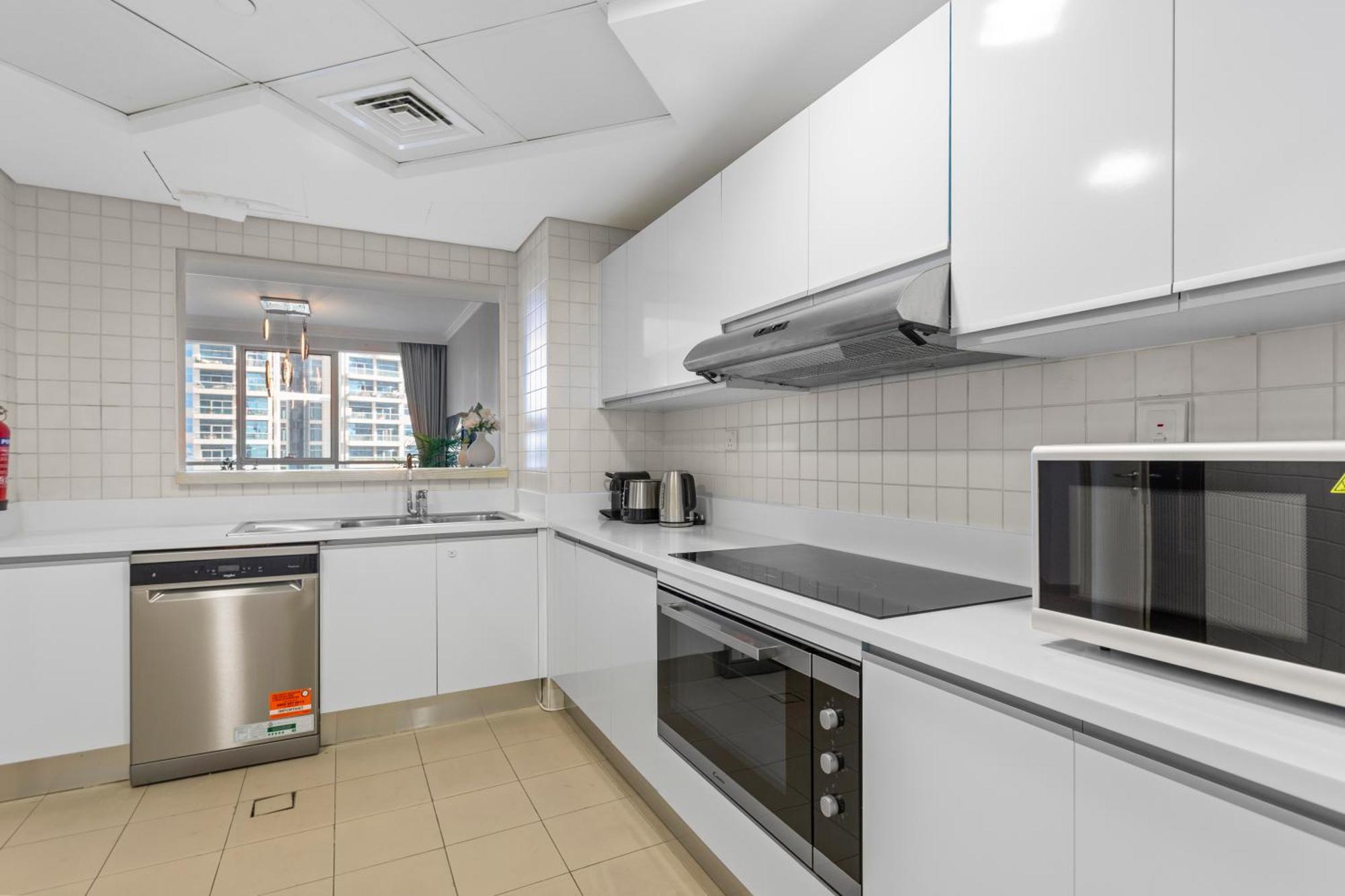 Apartment Serene 2-bedroom Escape With Sea Steps Away In Jbr *