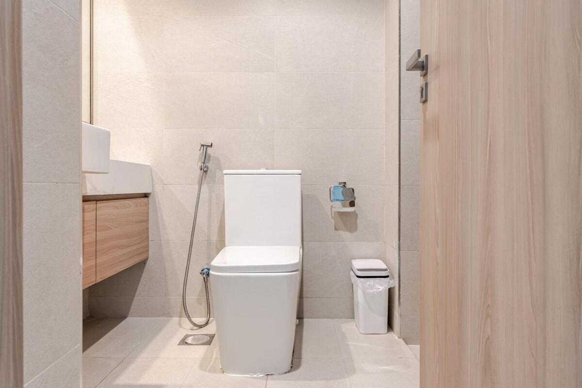 Free Parking Pet Friendly Near Downtown Apartment *