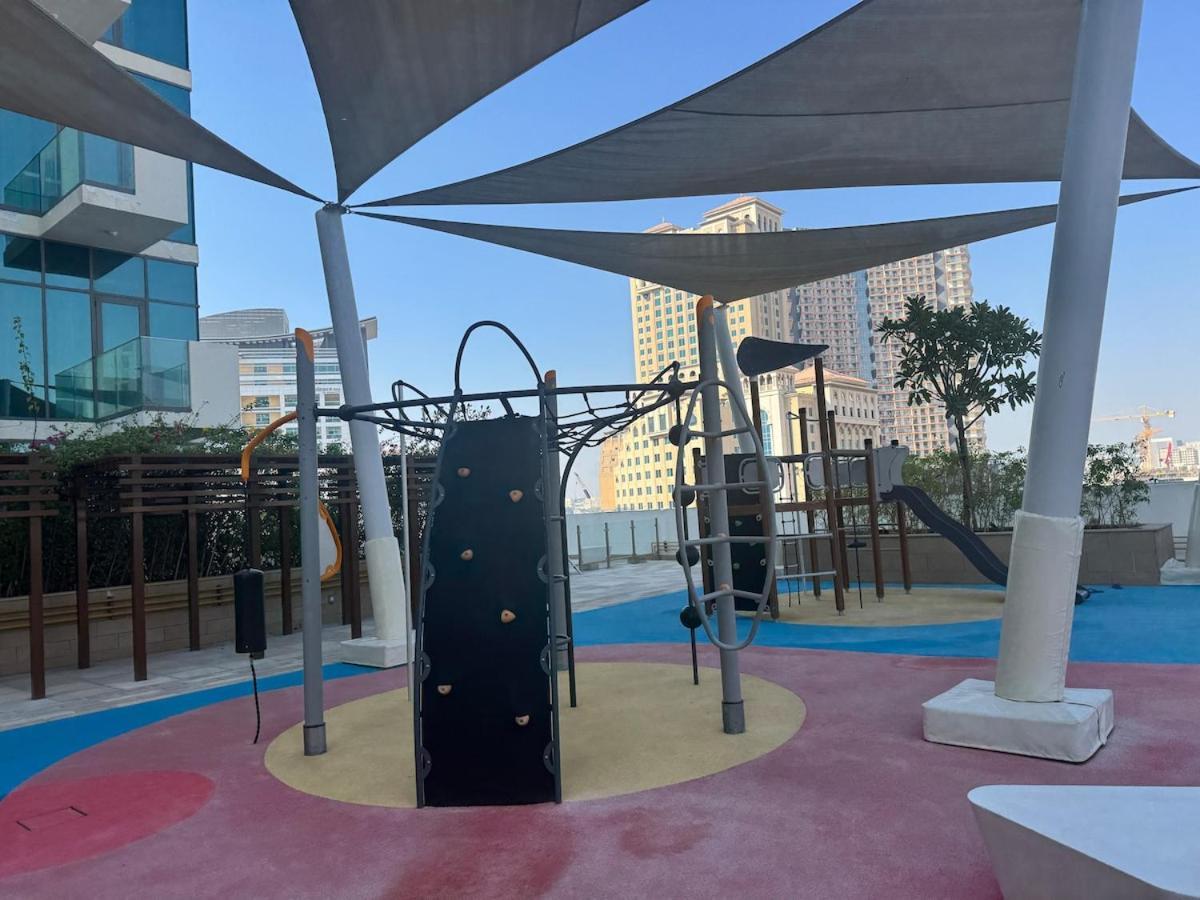 Free Parking Pet Friendly Near Downtown Apartment *