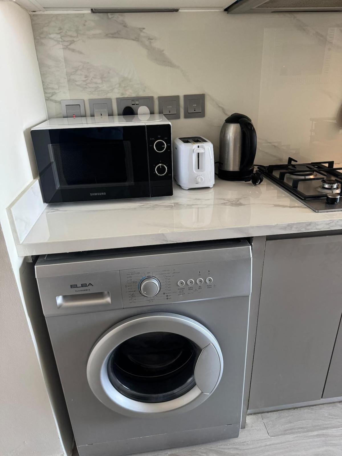 Free Parking Pet Friendly Near Downtown *