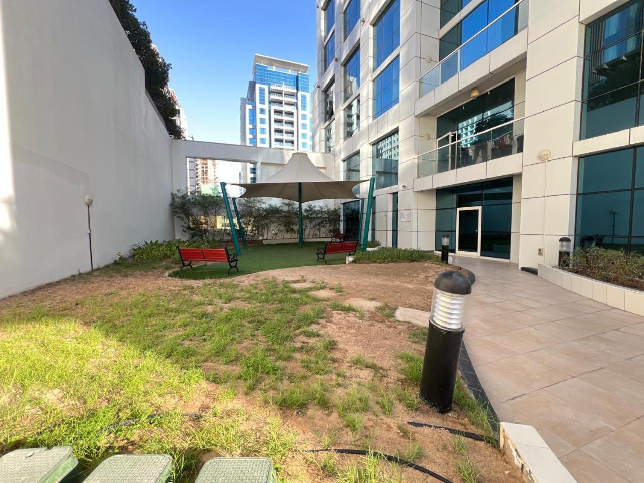 Luxury Prestige 1br In Damac Central-02 Dubai