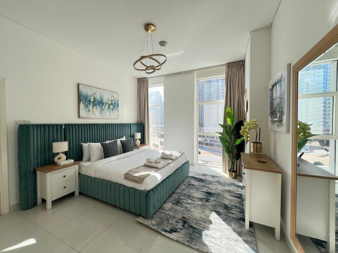 Luxury Prestige 1br In Damac Central-02 *
