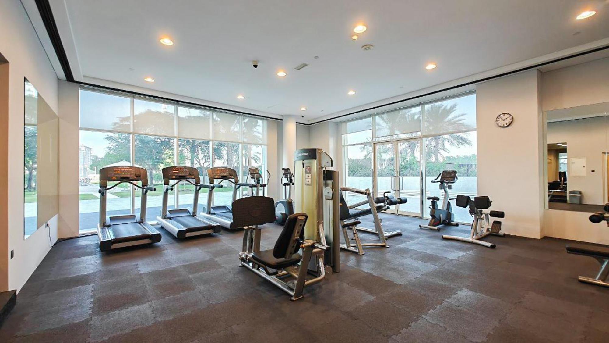 Serene 2-bedroom Escape With Sea Steps Away In Jbr Apartment *