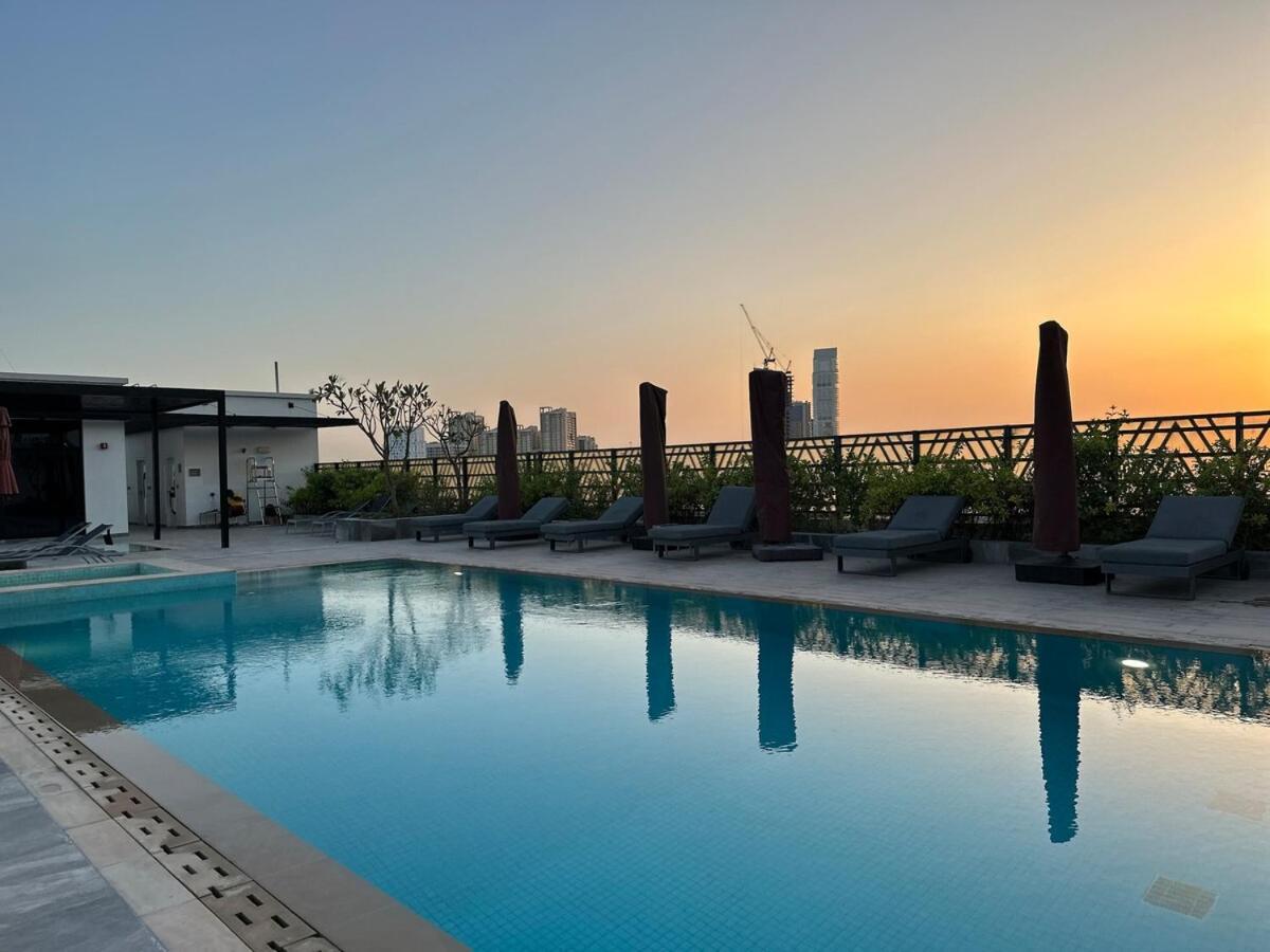 Peaceful 2 Bed Oasis In Jvc