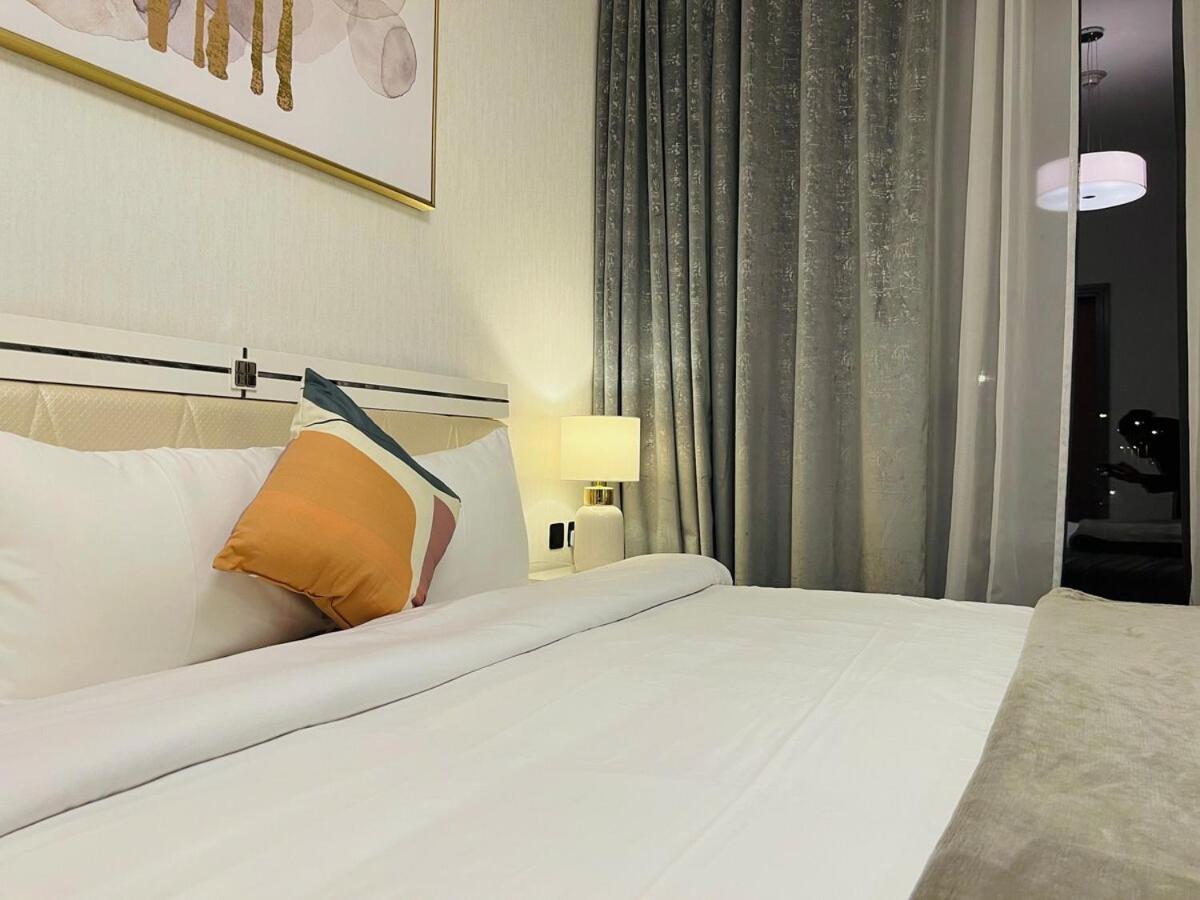 Apartment Peaceful 2 Bed Oasis In Jvc *
