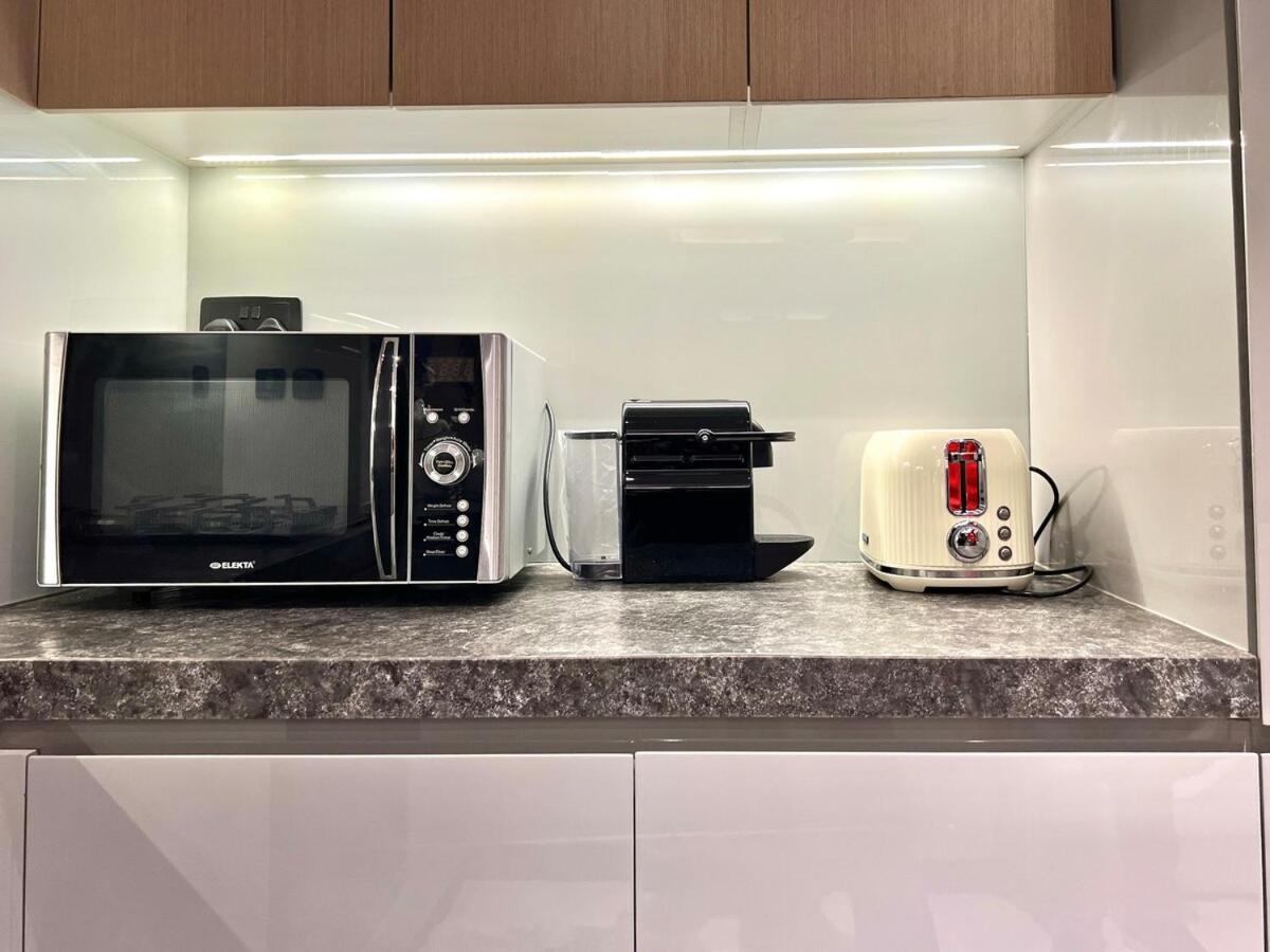Apartment Peaceful 2 Bed Oasis In Jvc