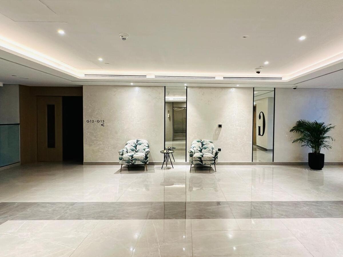 Peaceful 2 Bed Oasis In Jvc Apartment *
