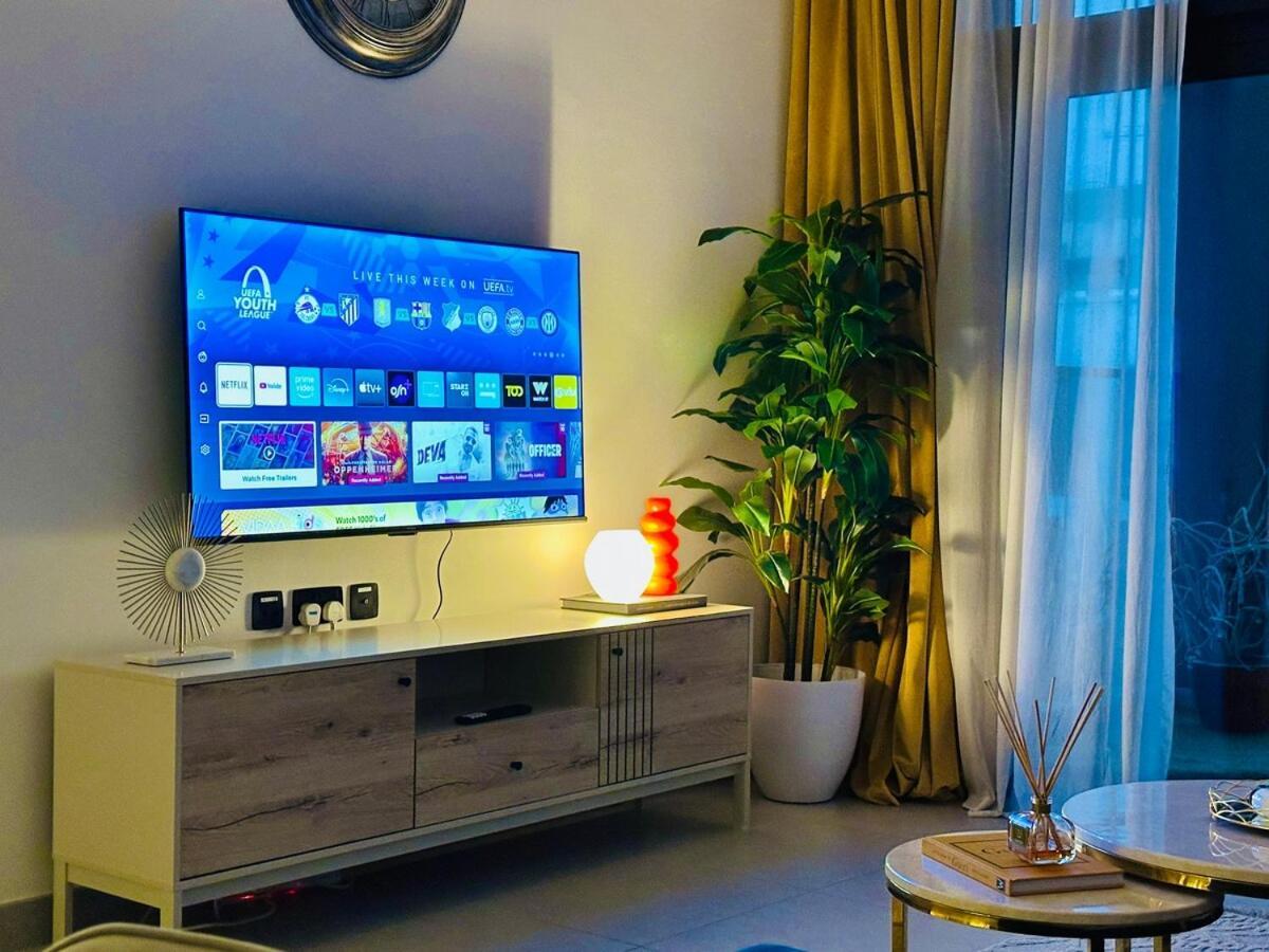 Peaceful 2 Bed Oasis In Jvc