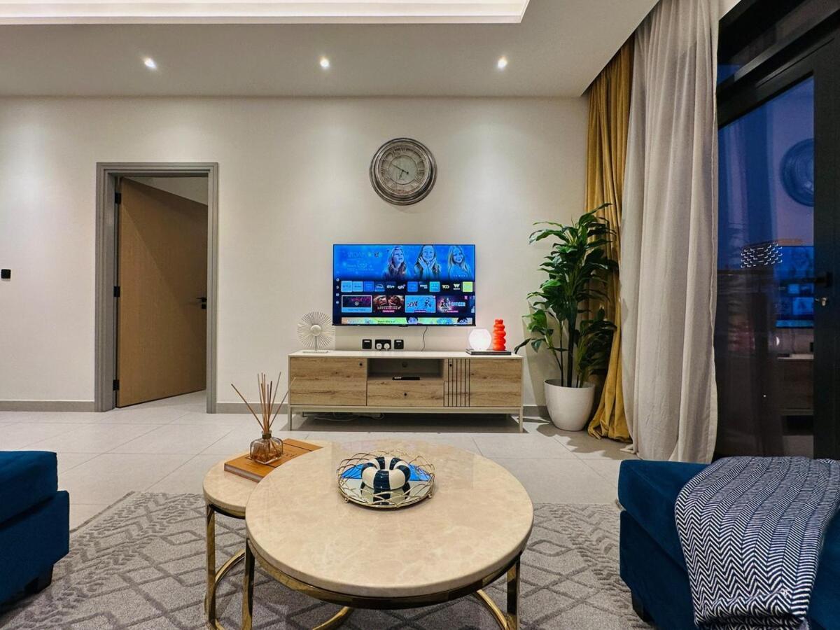 Apartment Peaceful 2 Bed Oasis In Jvc