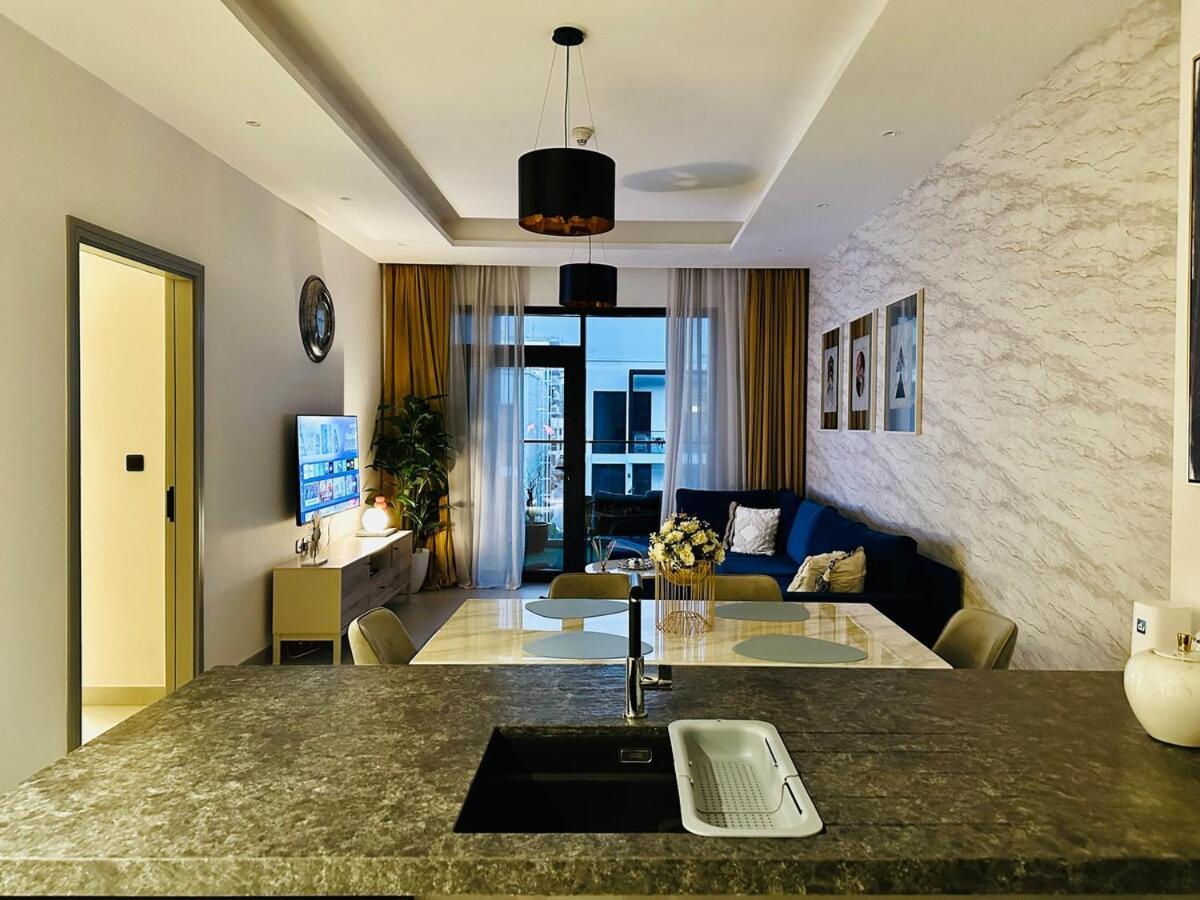 Peaceful 2 Bed Oasis In Jvc