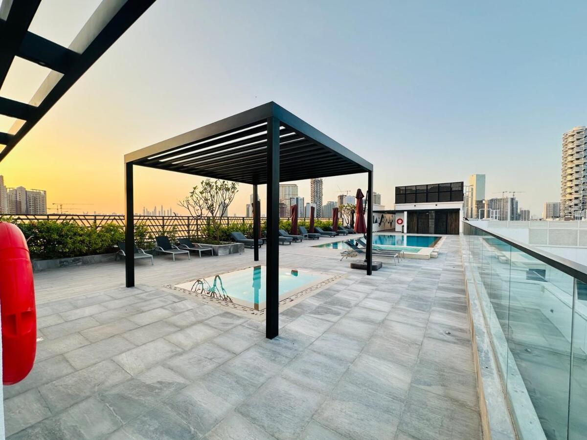 Peaceful 2 Bed Oasis In Jvc *