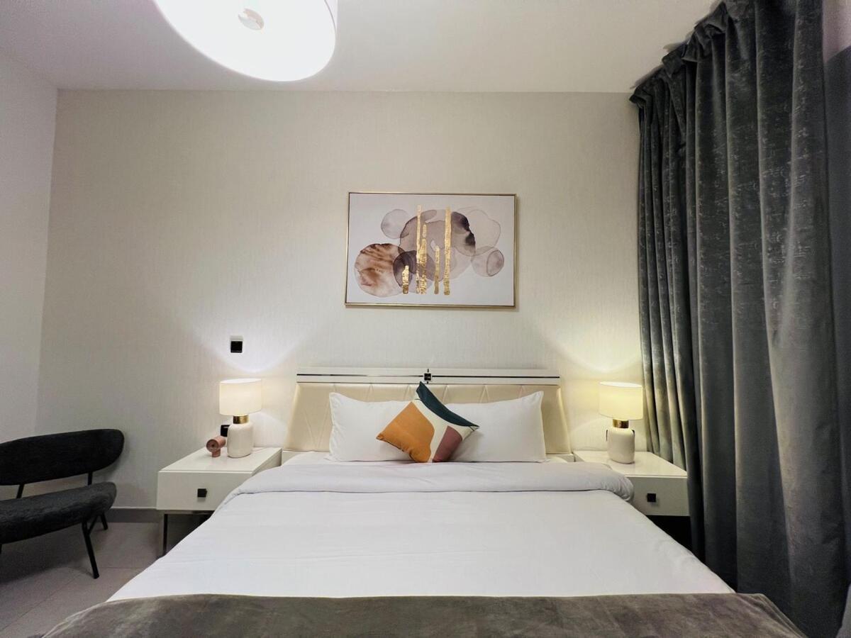 Apartment Peaceful 2 Bed Oasis In Jvc