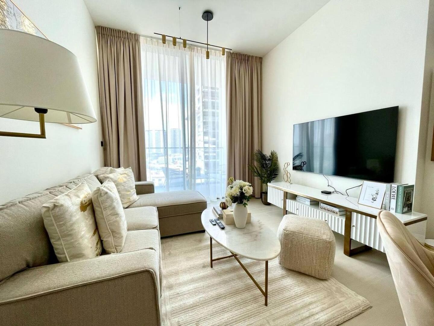 Elegant 1br Escape In Jvc! Apartment *