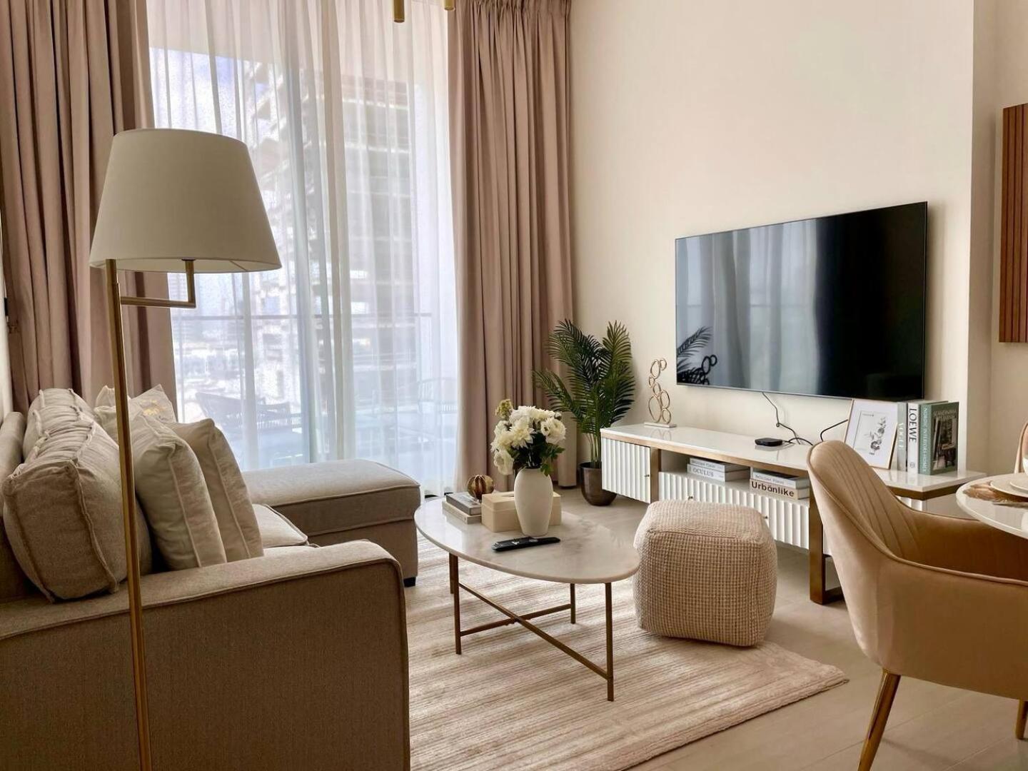 Elegant 1br Escape In Jvc! *