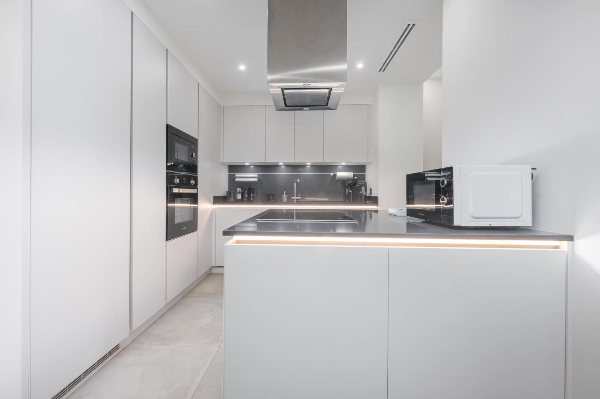Luxury 2br With Full Burj Khalifa View 2-min Walk To Mall