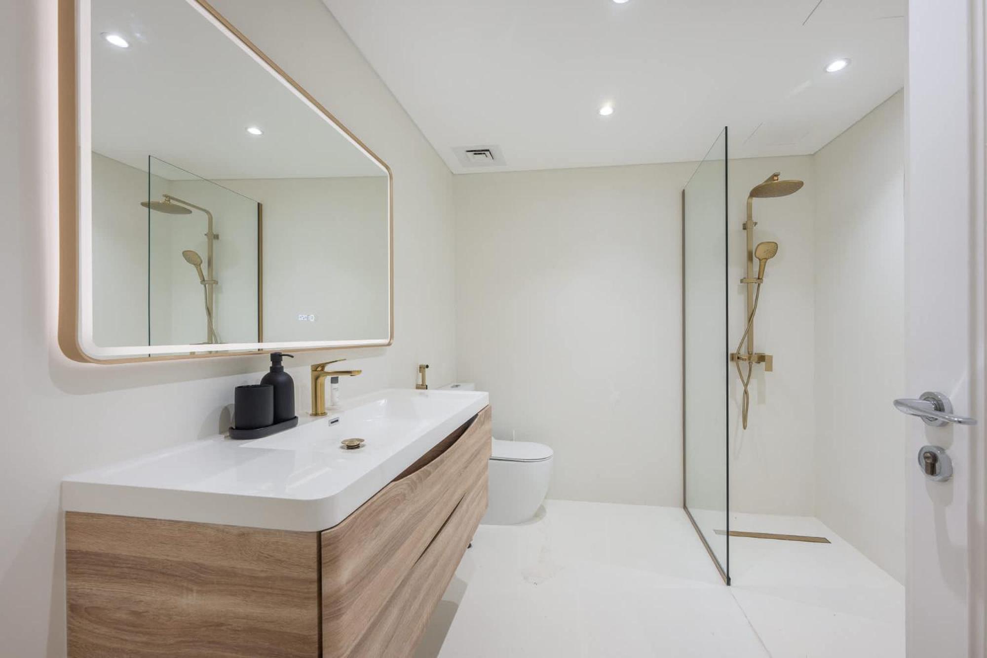 2br Bliss In Vibrant Business Bay * Dubai