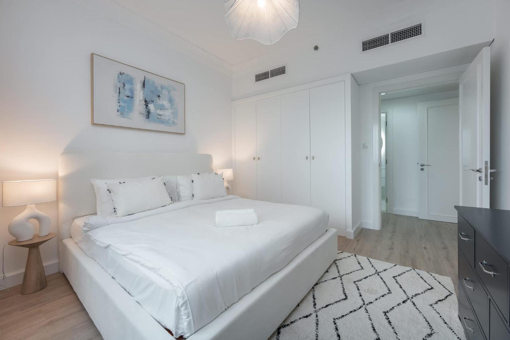 Apartment 2br Bliss In Vibrant Business Bay Dubai