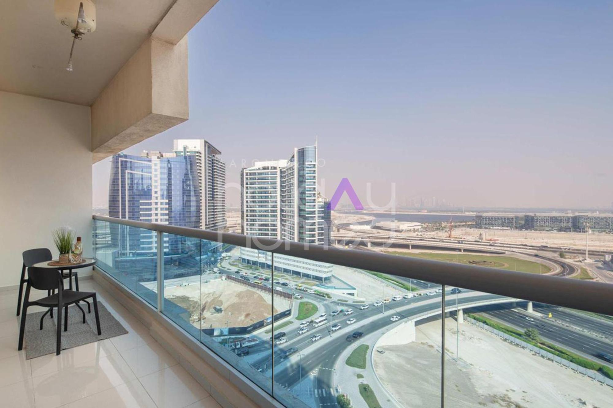 Spacious 1br Residences At Business * Dubai