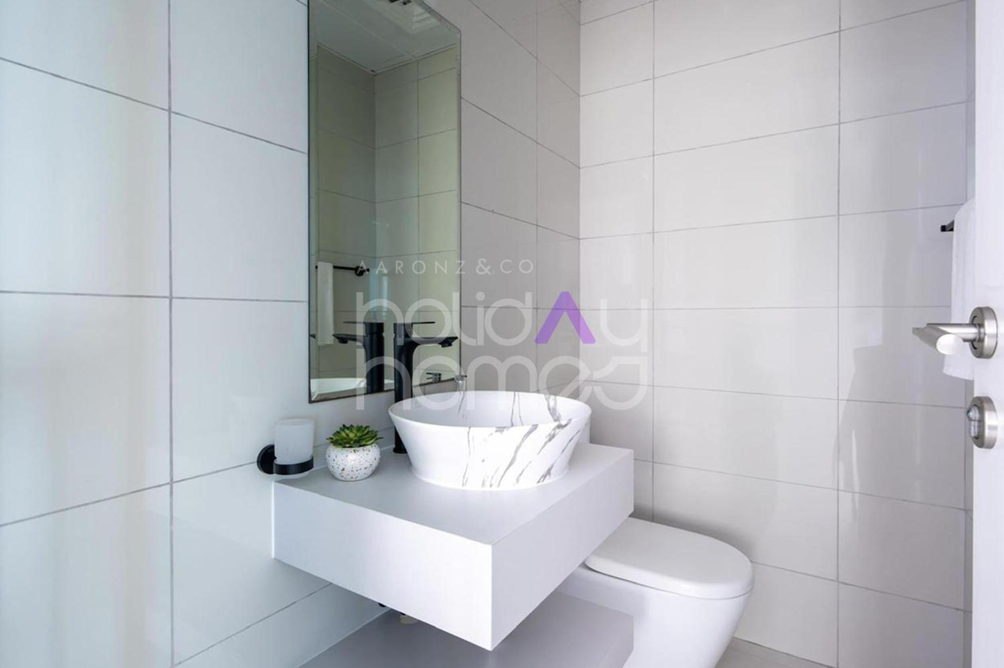 Spacious 1br Residences At Business Dubai