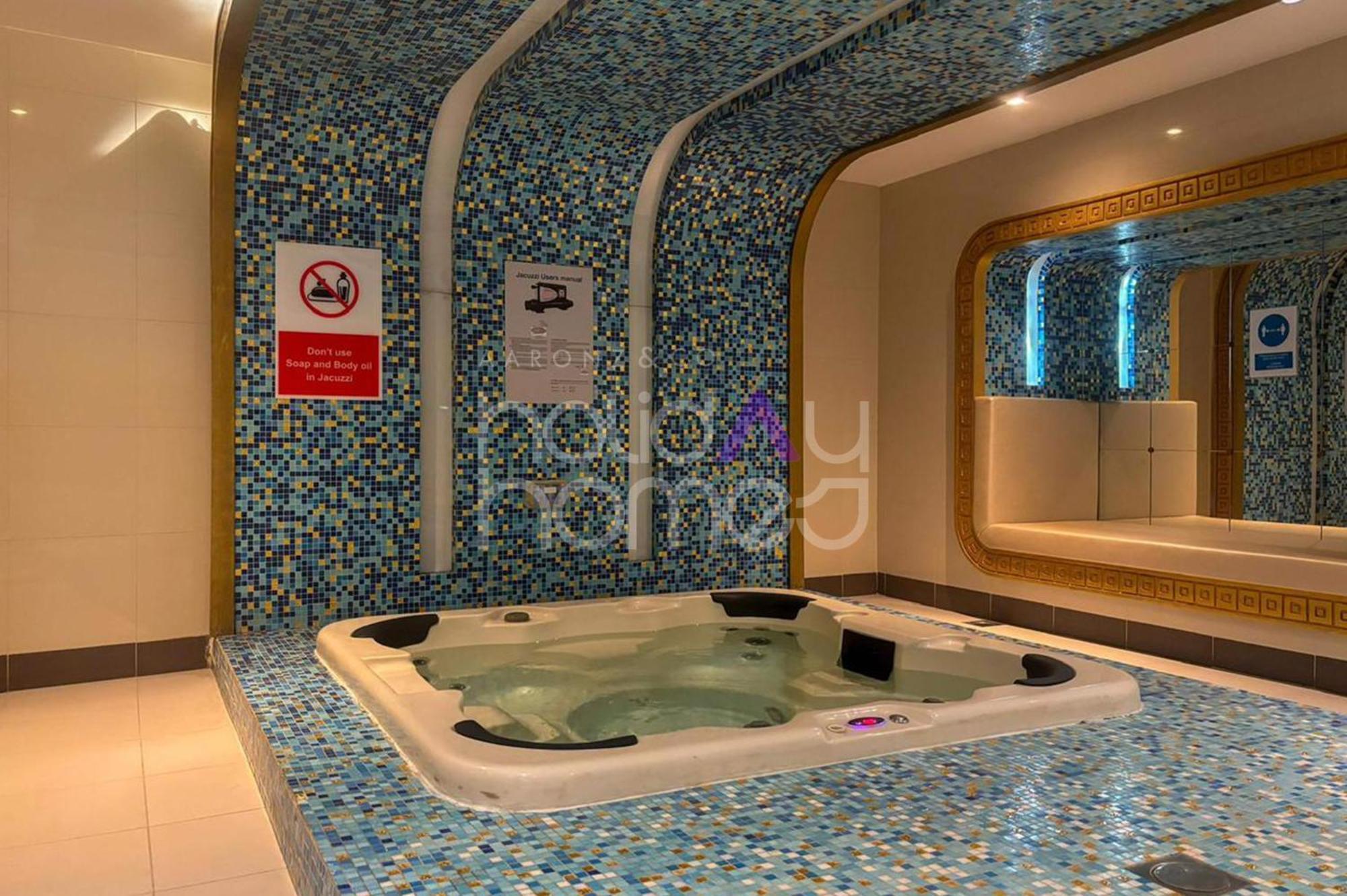 Spacious 1br Residences At Business Apartment Dubai