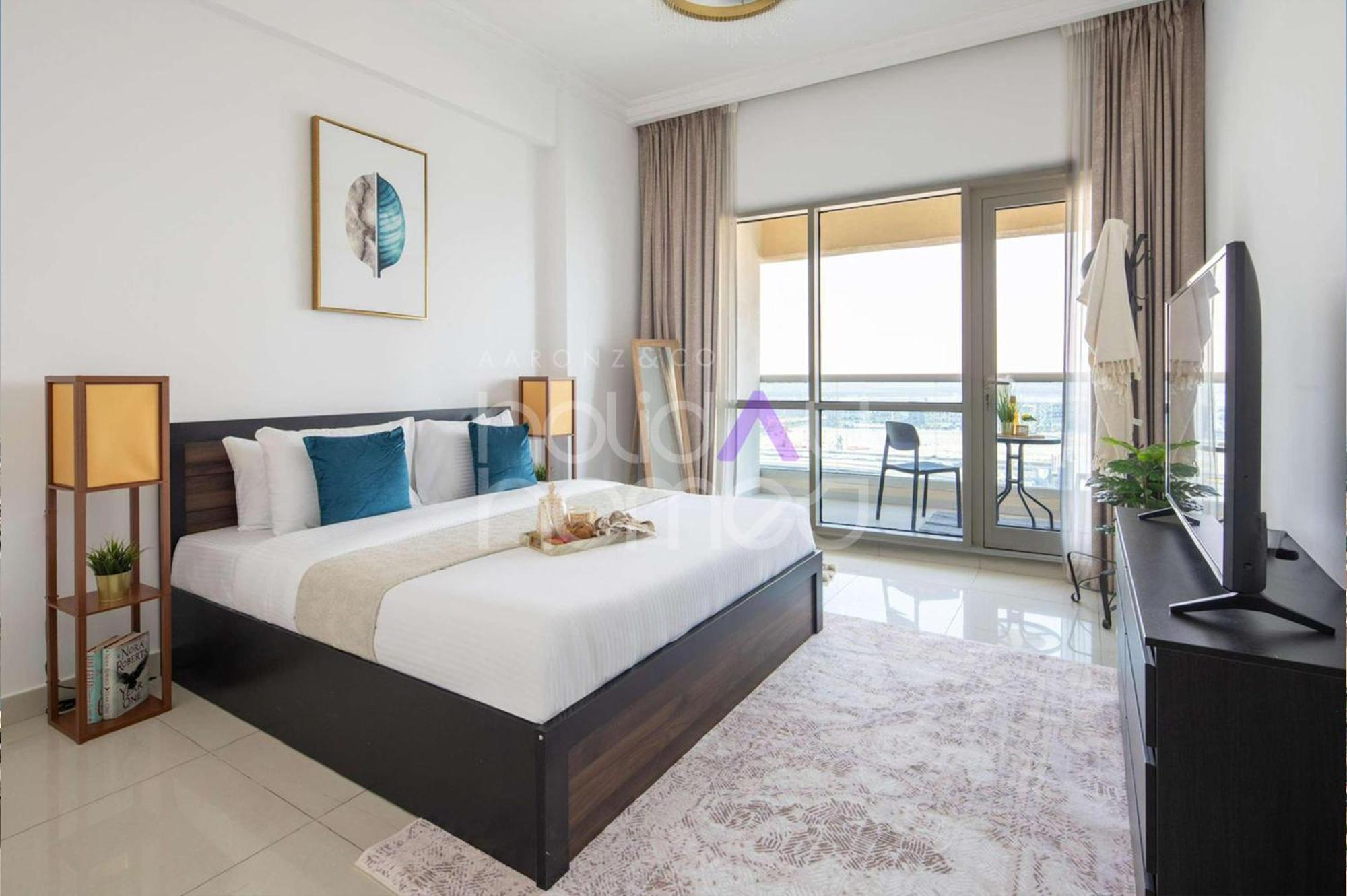Spacious 1br Residences At Business * Dubai