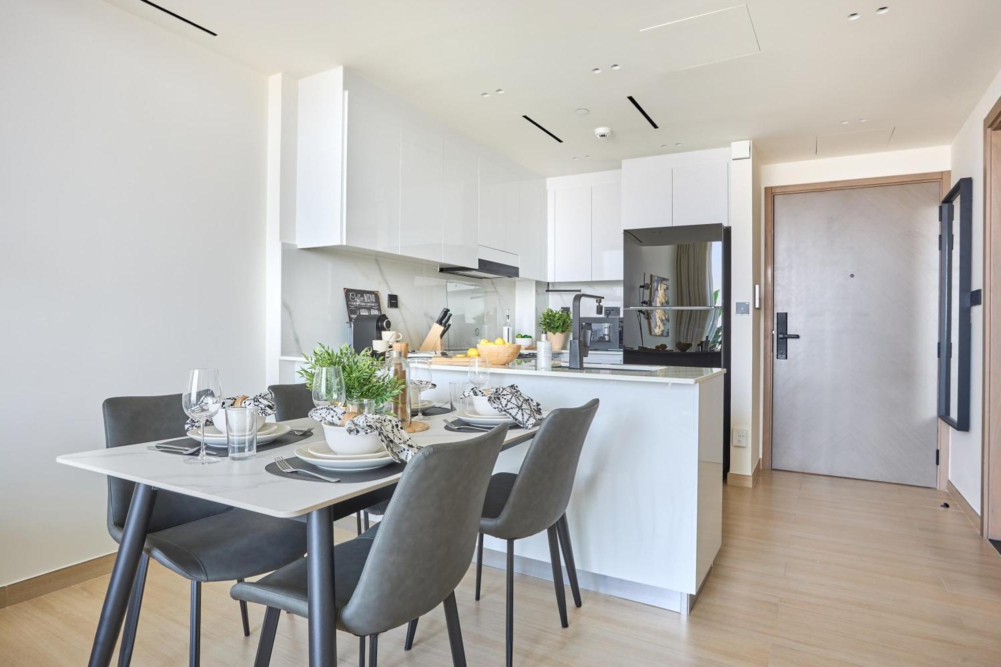 Apartment Frank Porter - Binghatti Corner