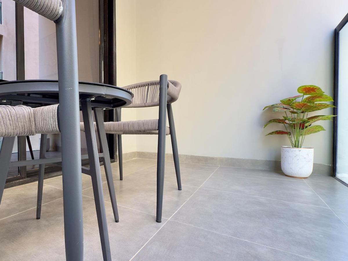 Brand New-fully Furnished Elegant 1br In Jvc Apartment