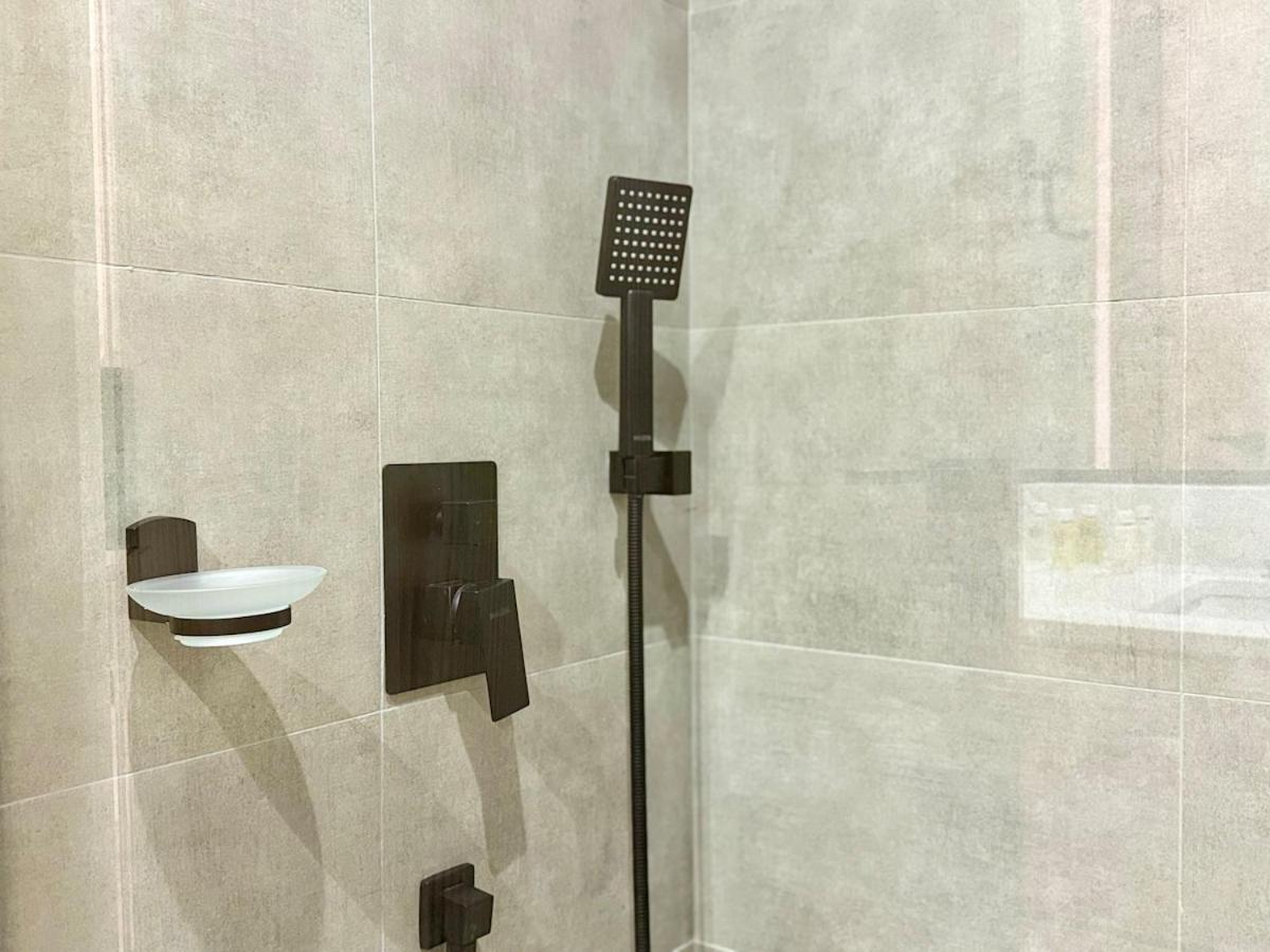 Brand New-fully Furnished Elegant 1br In Jvc Apartment *