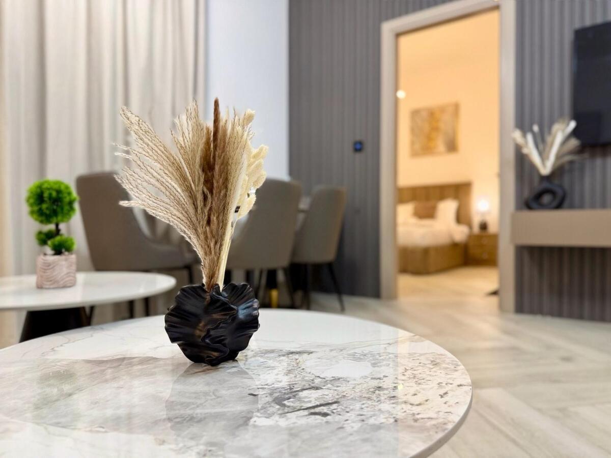Apartment Brand New-fully Furnished Elegant 1br In Jvc