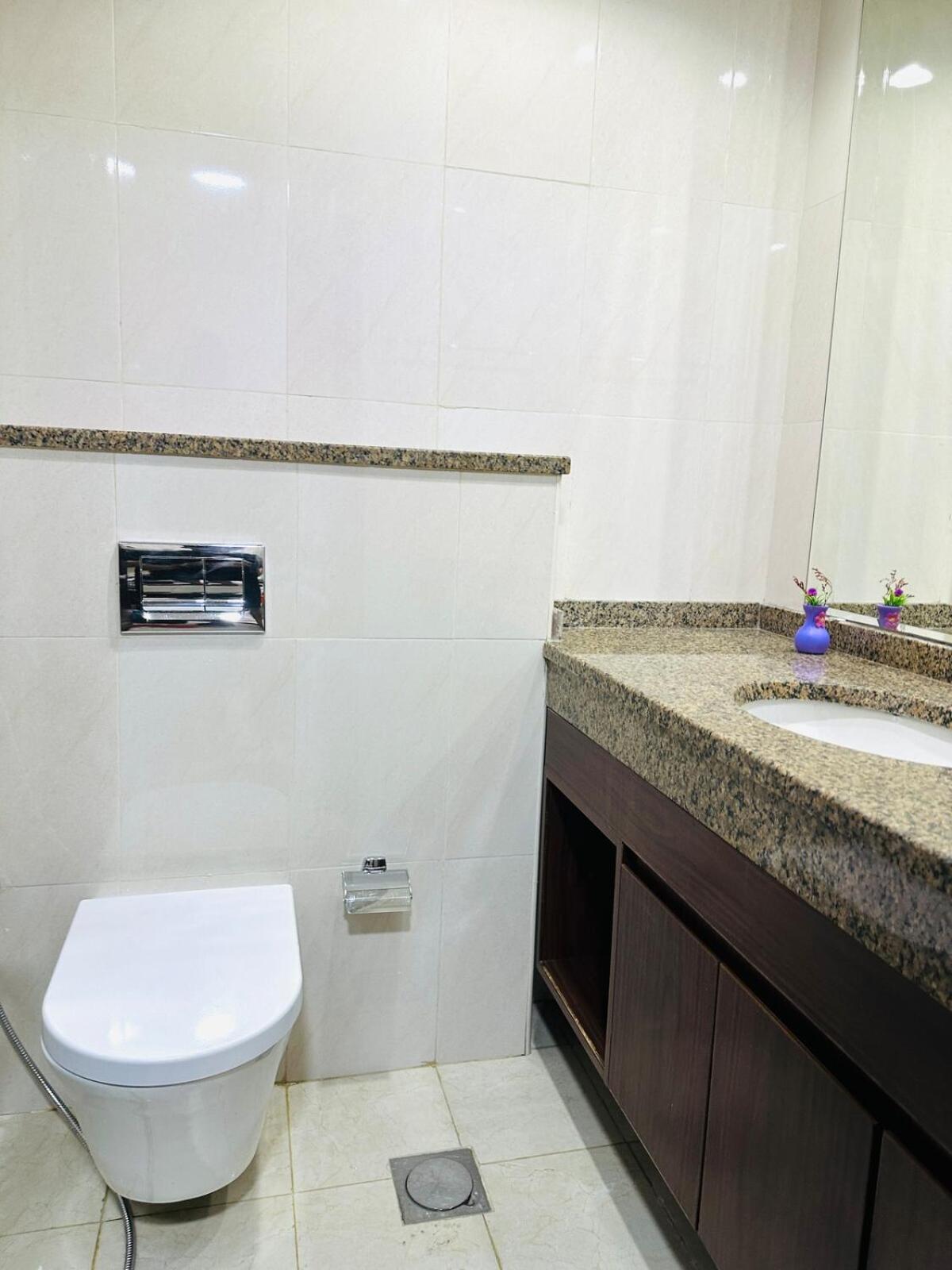 Comfy In Jvc Great Location Fast Wi-fi Apartment Dubai
