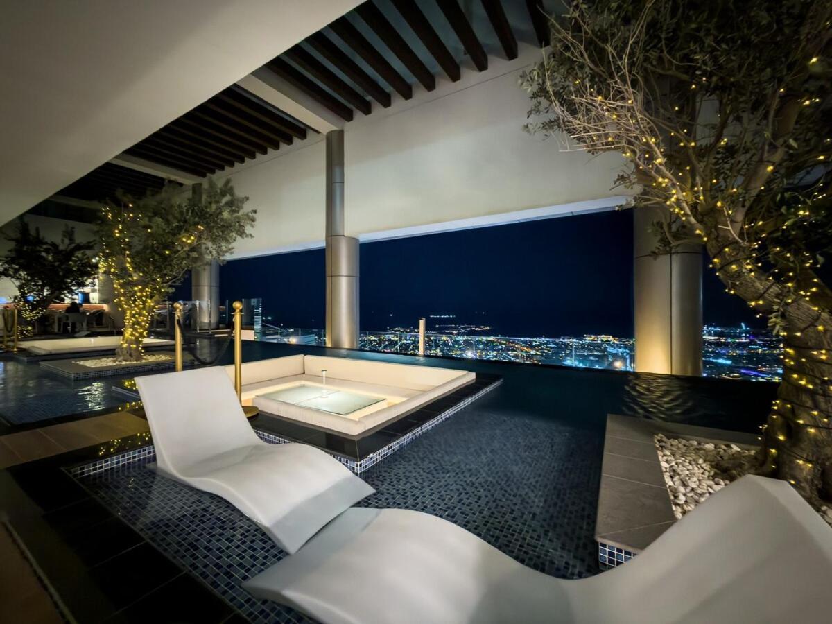 64th Floor Rooftop Dream, Burj Khalifa View Pool, 2br In Paramount Midtown Apartment