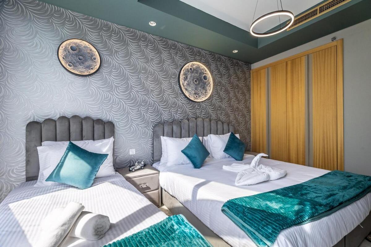 Apartment 64th Floor Rooftop Dream, Burj Khalifa View Pool, 2br In Paramount Midtown