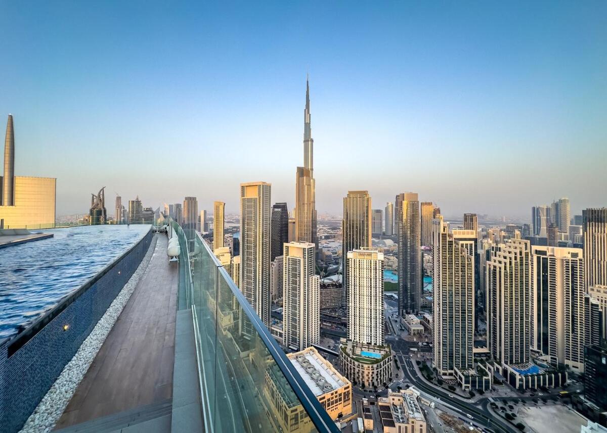 Apartment 64th Floor Rooftop Dream, Burj Khalifa View Pool, 2br In Paramount Midtown