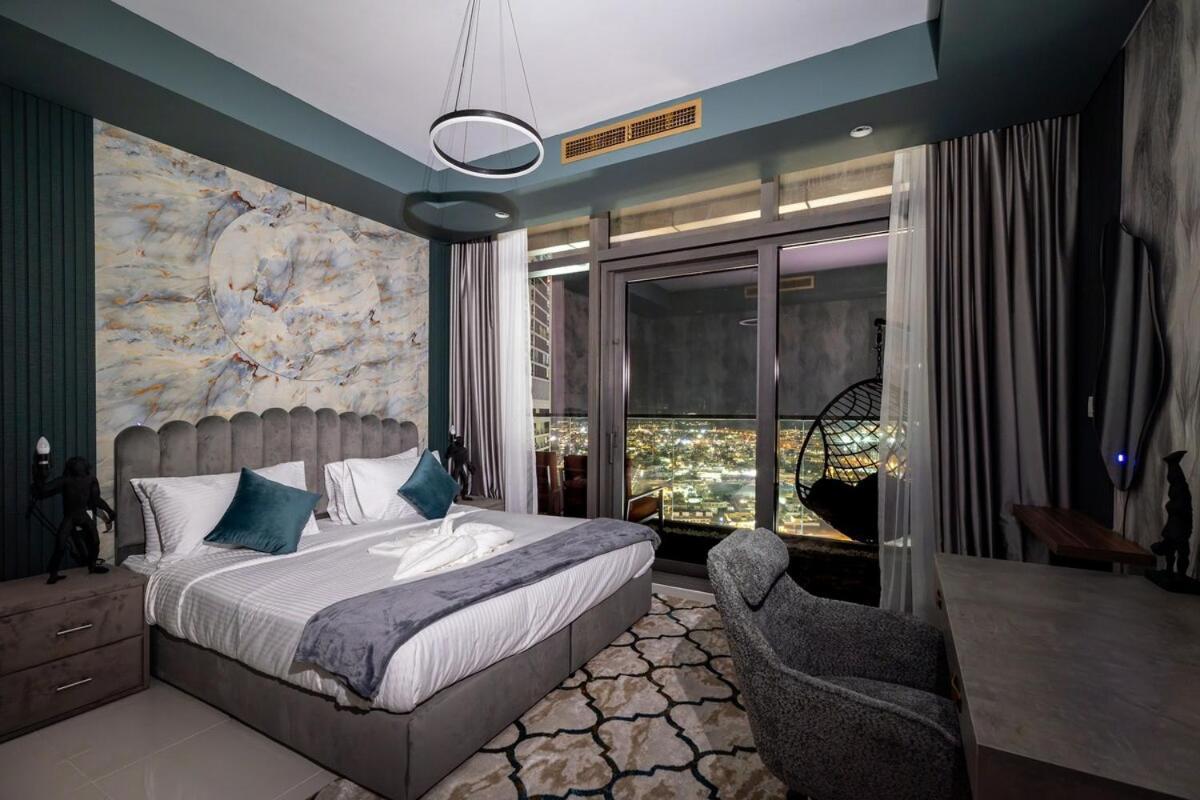 64th Floor Rooftop Dream, Burj Khalifa View Pool, 2br In Paramount Midtown Dubai
