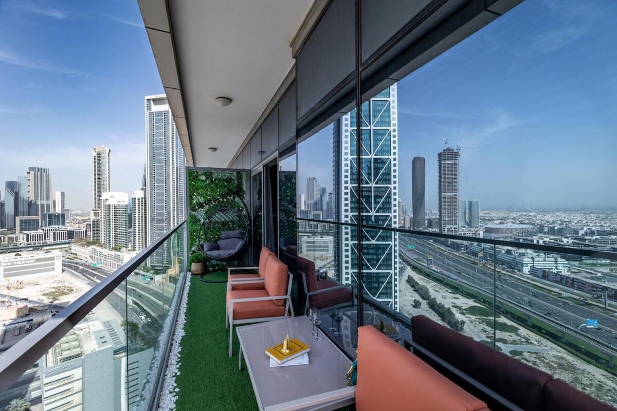 64th Floor Rooftop Dream, Burj Khalifa View Pool, 2br In Paramount Midtown Apartment Dubai
