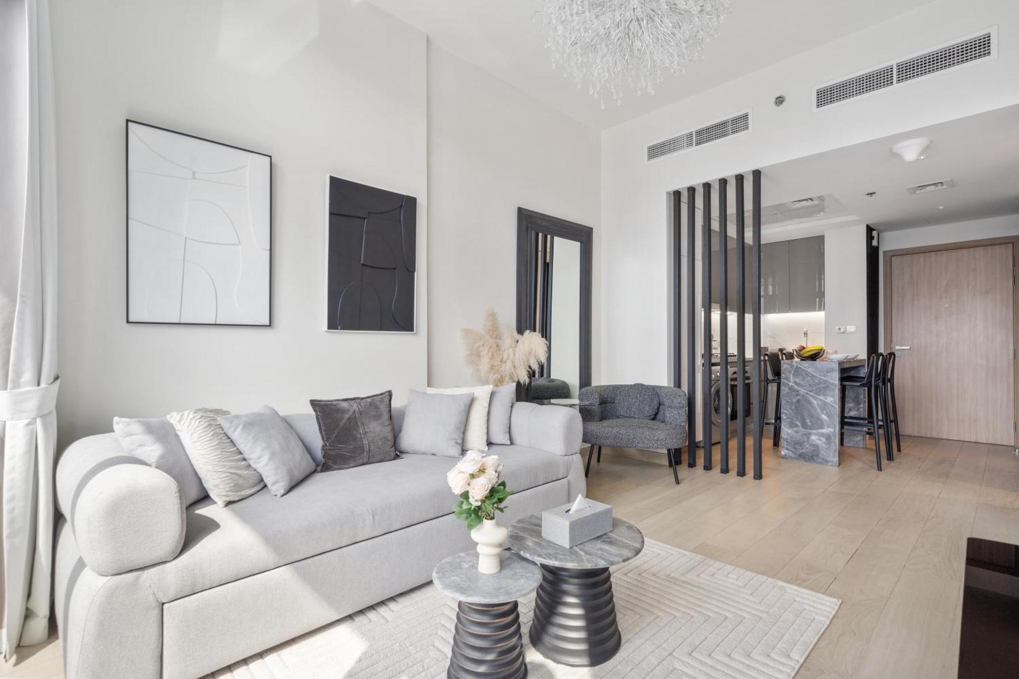 Apartment 1br In Azizi Riviera 43 By In Homes - Near Business Bay - Pool - Gym - Parking *