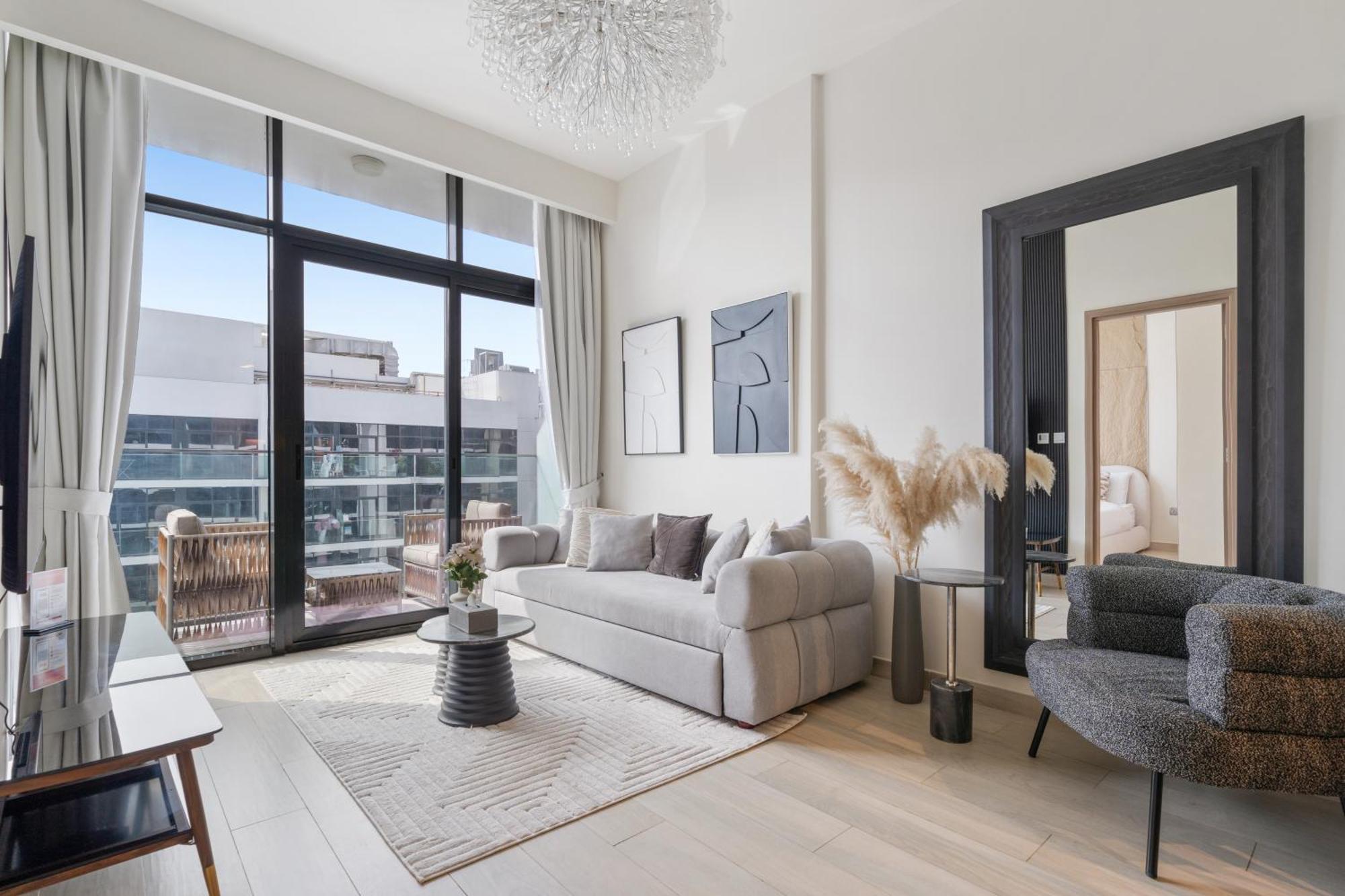 1br In Azizi Riviera 43 By In Homes - Near Business Bay - Pool - Gym - Parking *