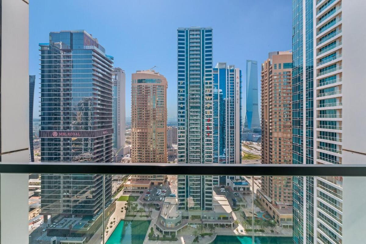 Apartment Waves- Cozy 1br Lakefront In Jlt Dubai