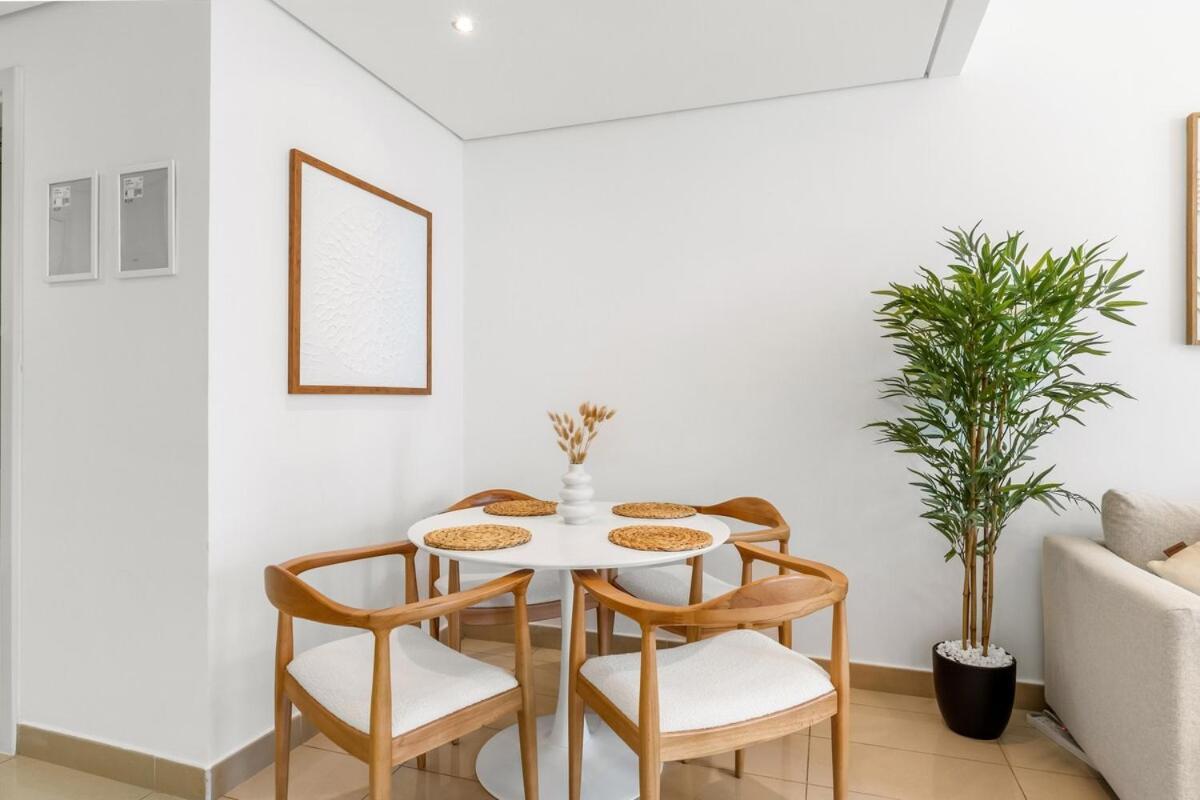 Apartment Waves- Cozy 1br Lakefront In Jlt *