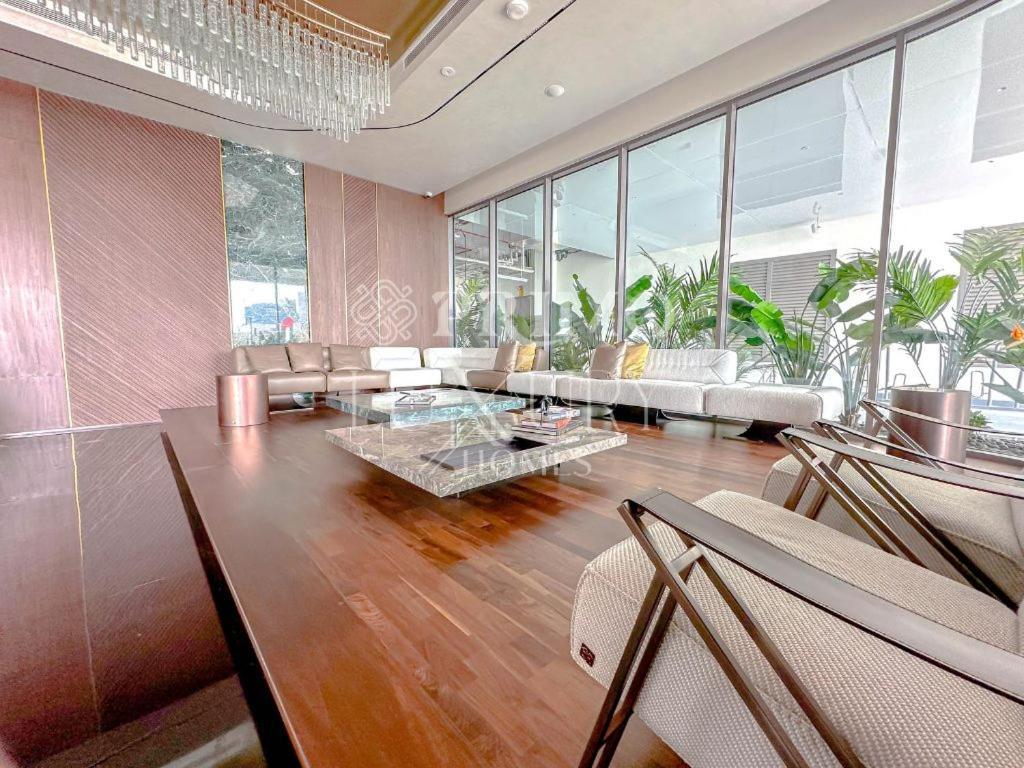 Apartment Modern Furnished 1-bed In Marasi Drive *