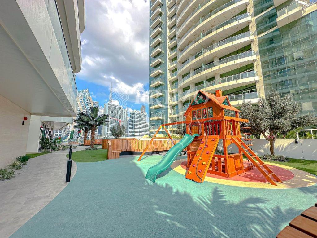 Modern Furnished 1-bed In Marasi Drive Apartment Dubai