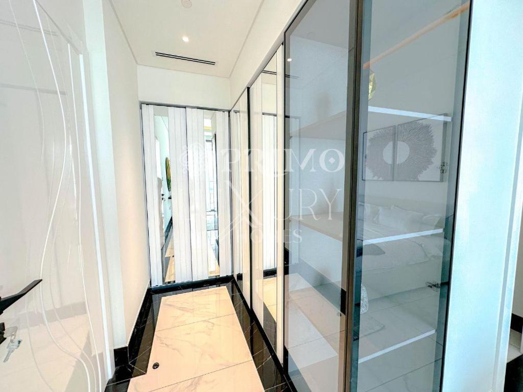 Apartment Modern Furnished 1-bed In Marasi Drive Dubai