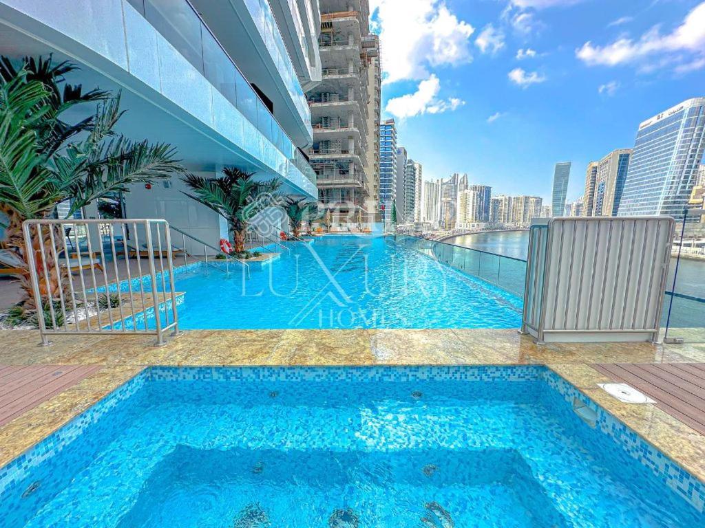Modern Furnished 1-bed In Marasi Drive